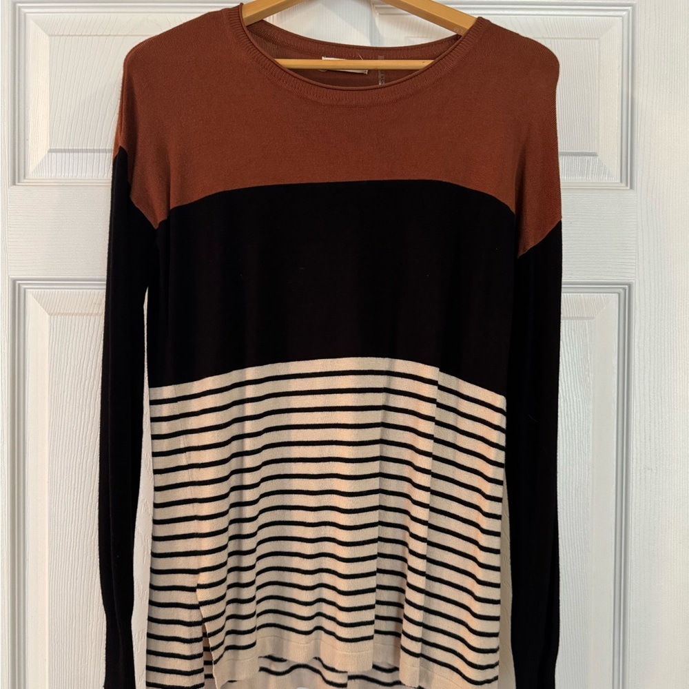 Magnolia Boutique Women’s Sweater Size Medium